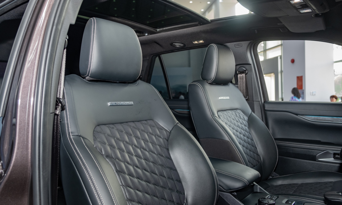 Hàng Ghế Trước Ford Everest Platinum