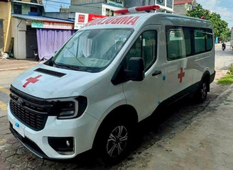 Ford Transit Cứu Thương